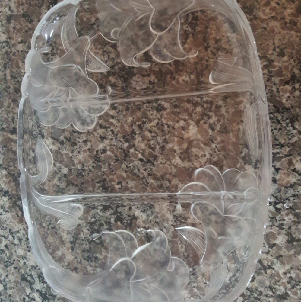 Mikasa 3 part divided relish tray perfect Excellent Condition